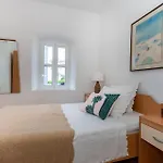 Beautiful In With House Sea View Blace